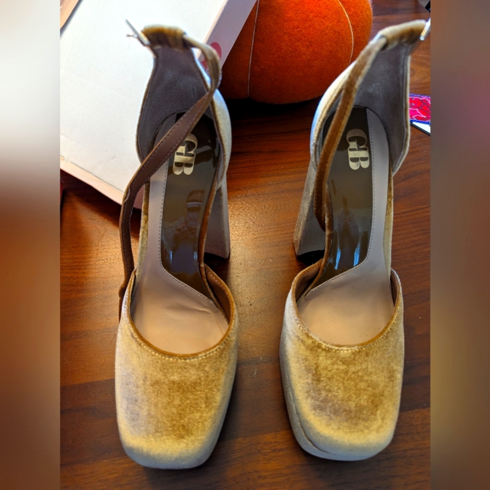 Used once Gianni Bini Velvet platform heels
